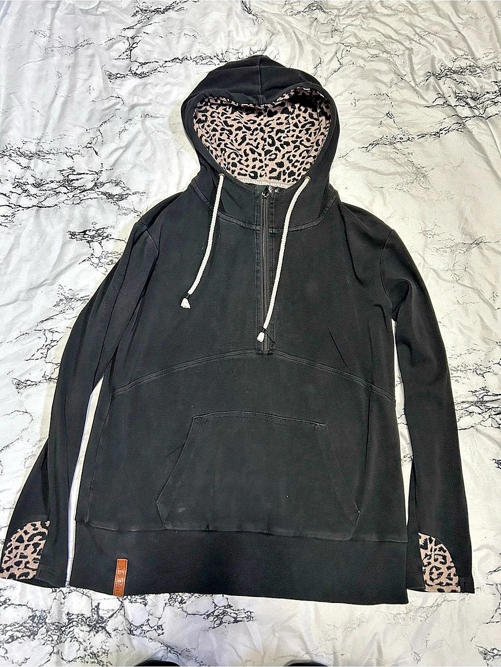 Ampersand Avenue | Half-zip hoodie | XL | Pastel Pink Leopard Print Accent 🖤🐆